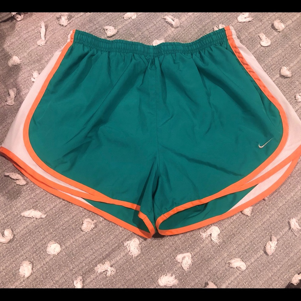 Nike shorts size large